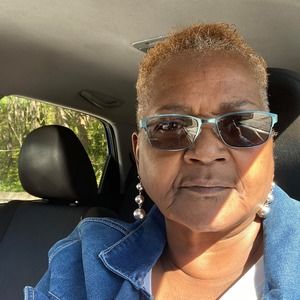 Meet your Posher, Cynthia